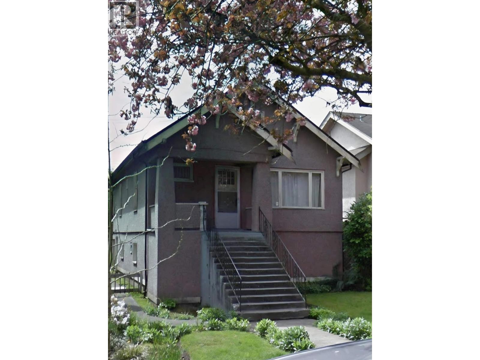 950 E 10th Ave, Vancouver, BC V5T 2B2