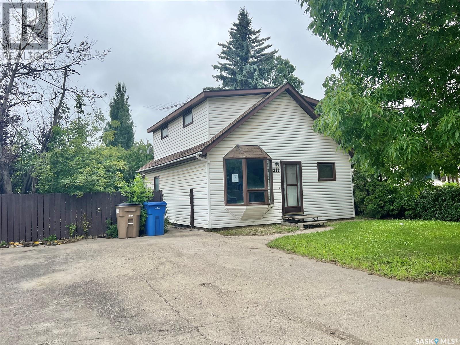 211 2 Avenue South, Melfort, SK S0E 1A0