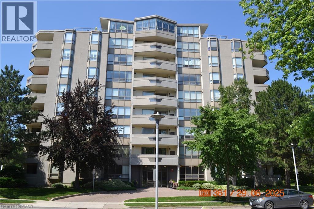 8 Village Green Boulevard Unit 811, Hamilton, ON L8G 5B8