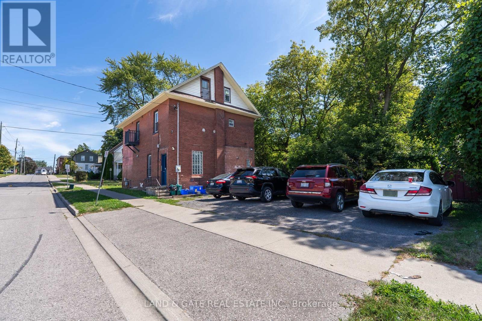 394 Centre St S, Oshawa, ON L1H 4B9