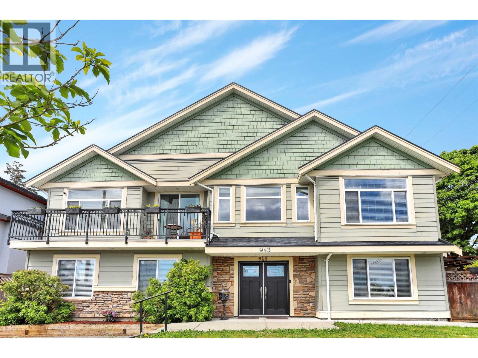 943 Harris Ave, Coquitlam, BC V3K 1S2