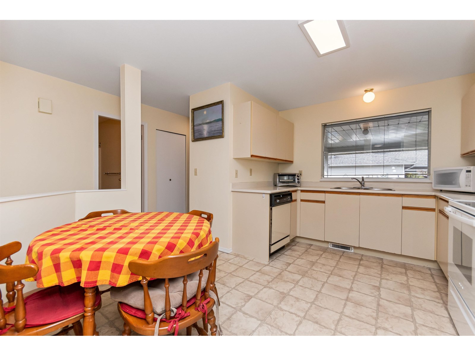 7610 Evans Roadsardis West Vedder Unit 203, Chilliwack, BC V2R 2Z5