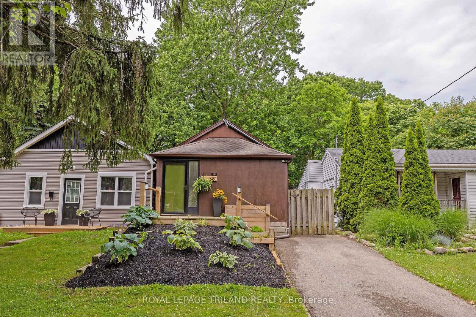 681 William St, London, ON N5Y 2R3