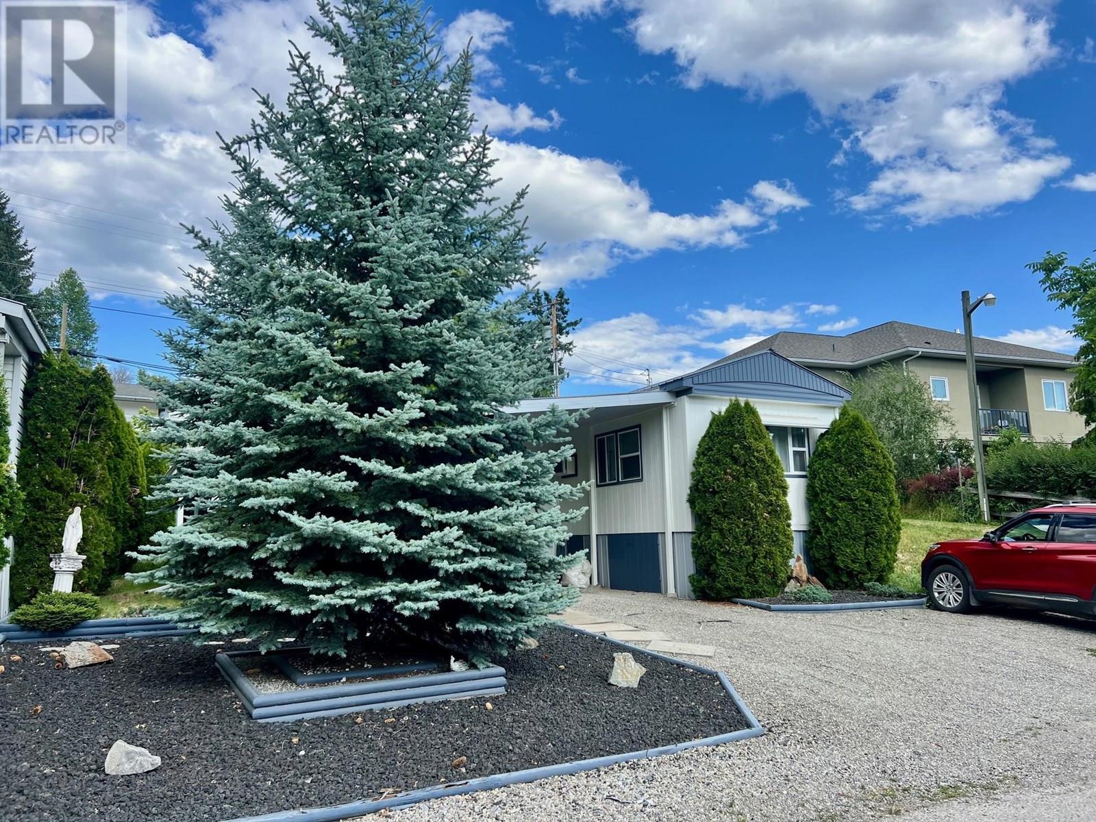445 6th Avenue N Unit 1, Creston, BC V0B 1G3
