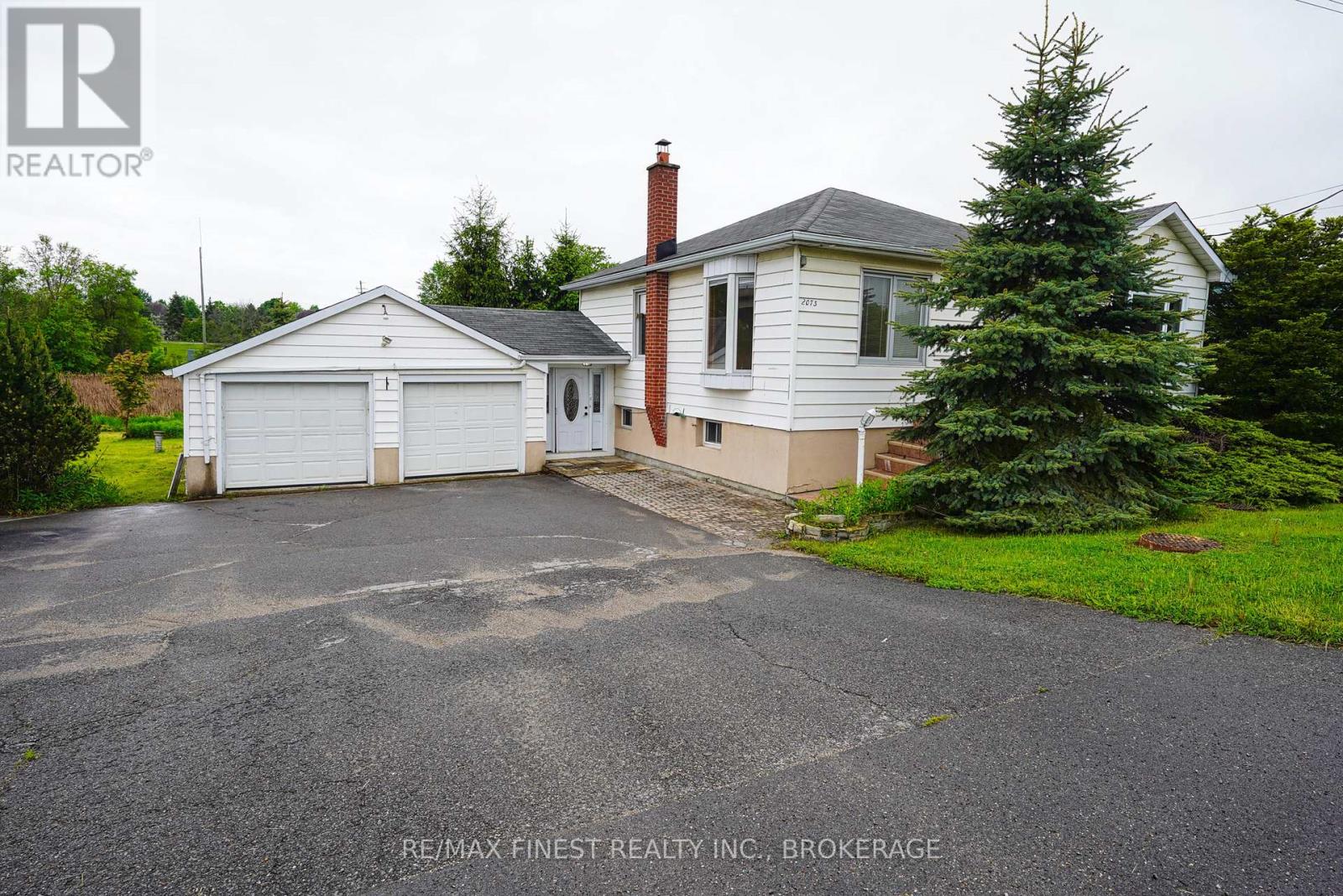 2073 Bath Rd, Kingston, ON K7M 8V9