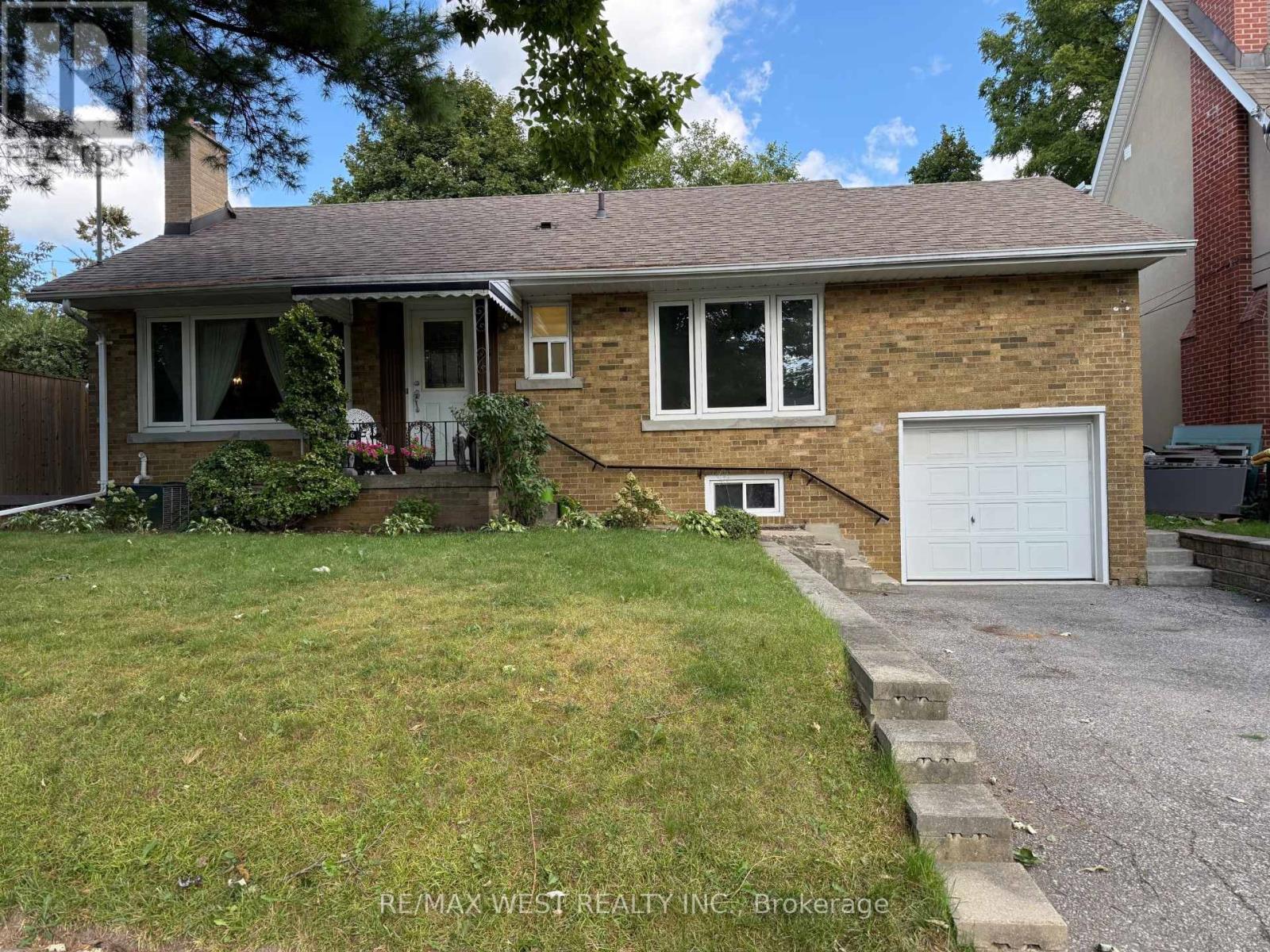 216 Berry Rd, Toronto, ON M8Y 1X4