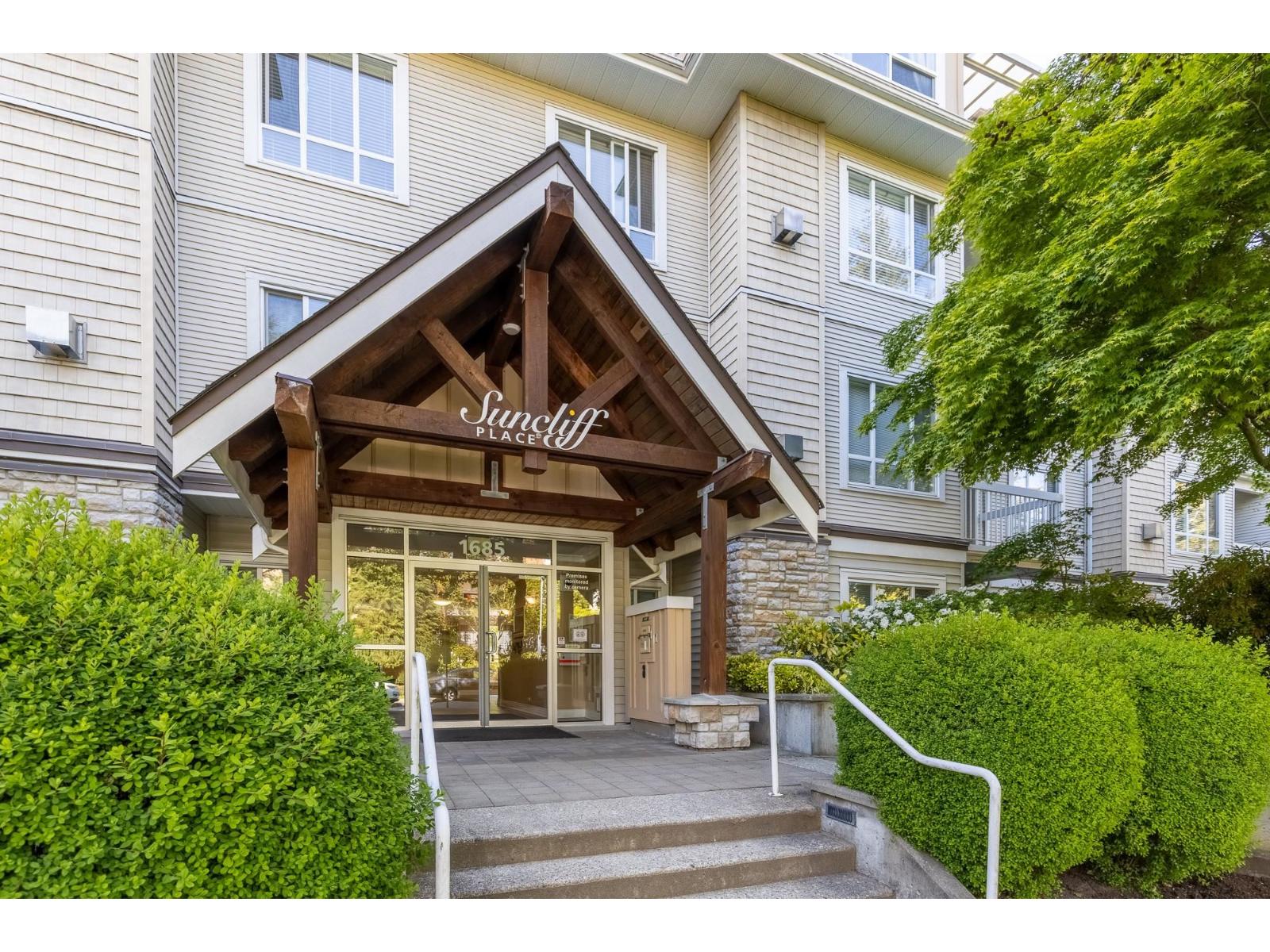 1685 152a Street Unit 208, Surrey, BC V4A 9Y1