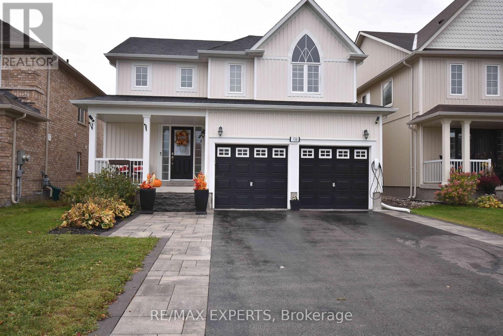 136 Donald Stewart Cres, East Gwillimbury, ON L0G 1M0