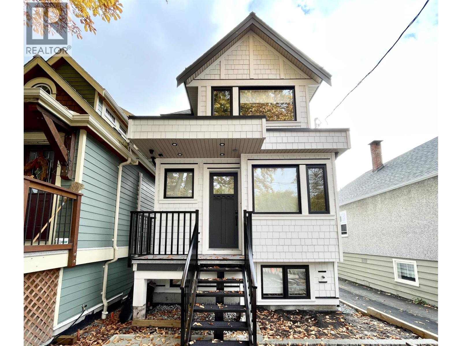 162 E 43rd Ave, Vancouver, BC V5W 1S9