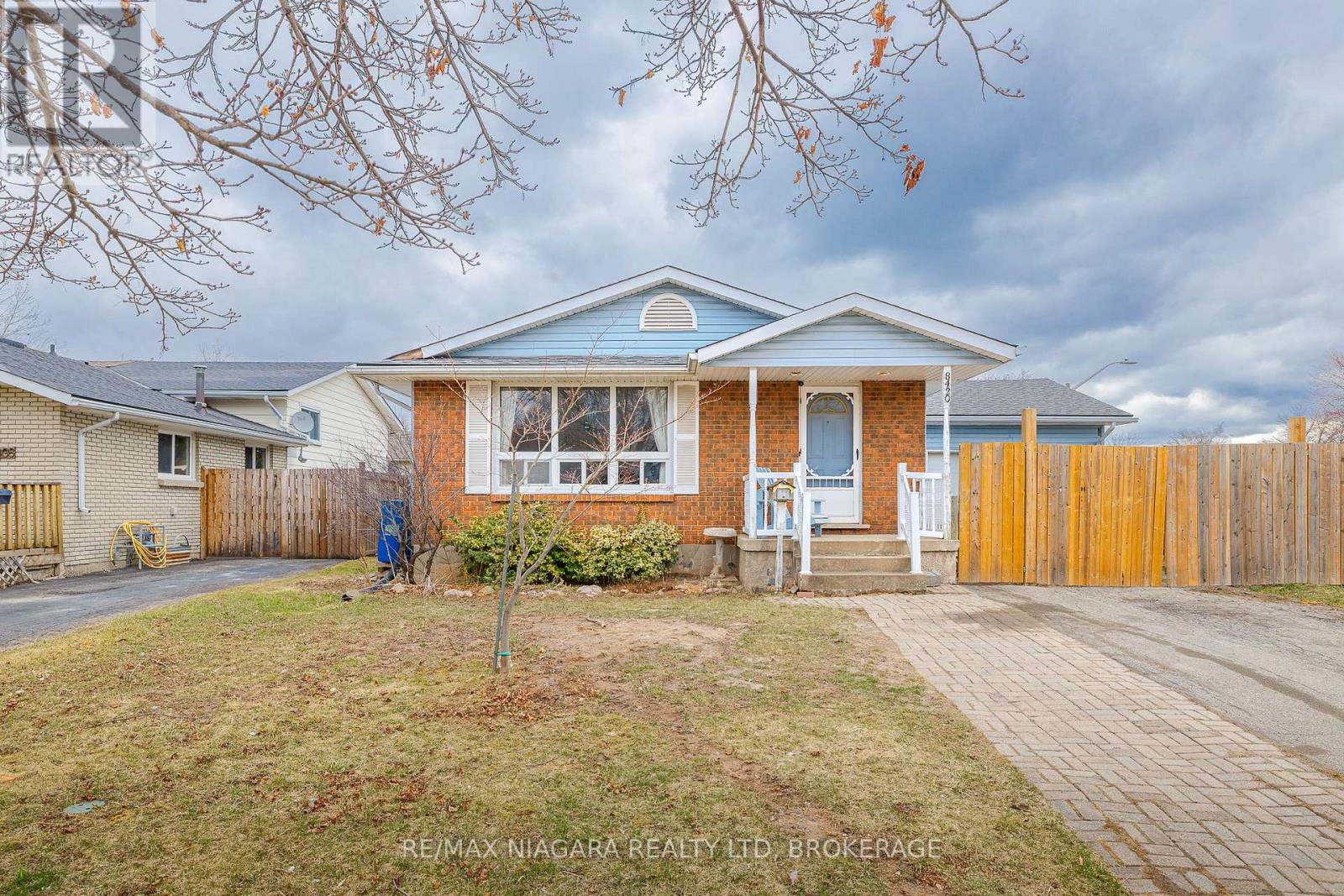 8420 Lamont Ave, Niagara Falls, ON L2G 6V8