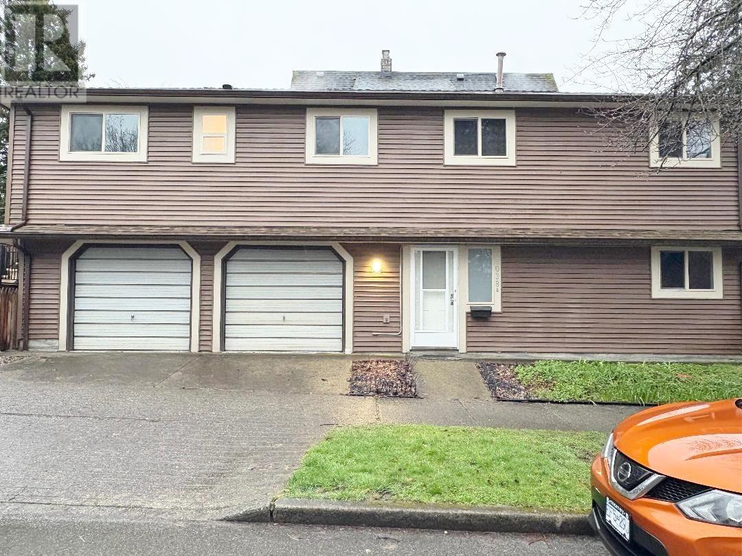 2038 Napier St, Vancouver, BC V5L 5B7