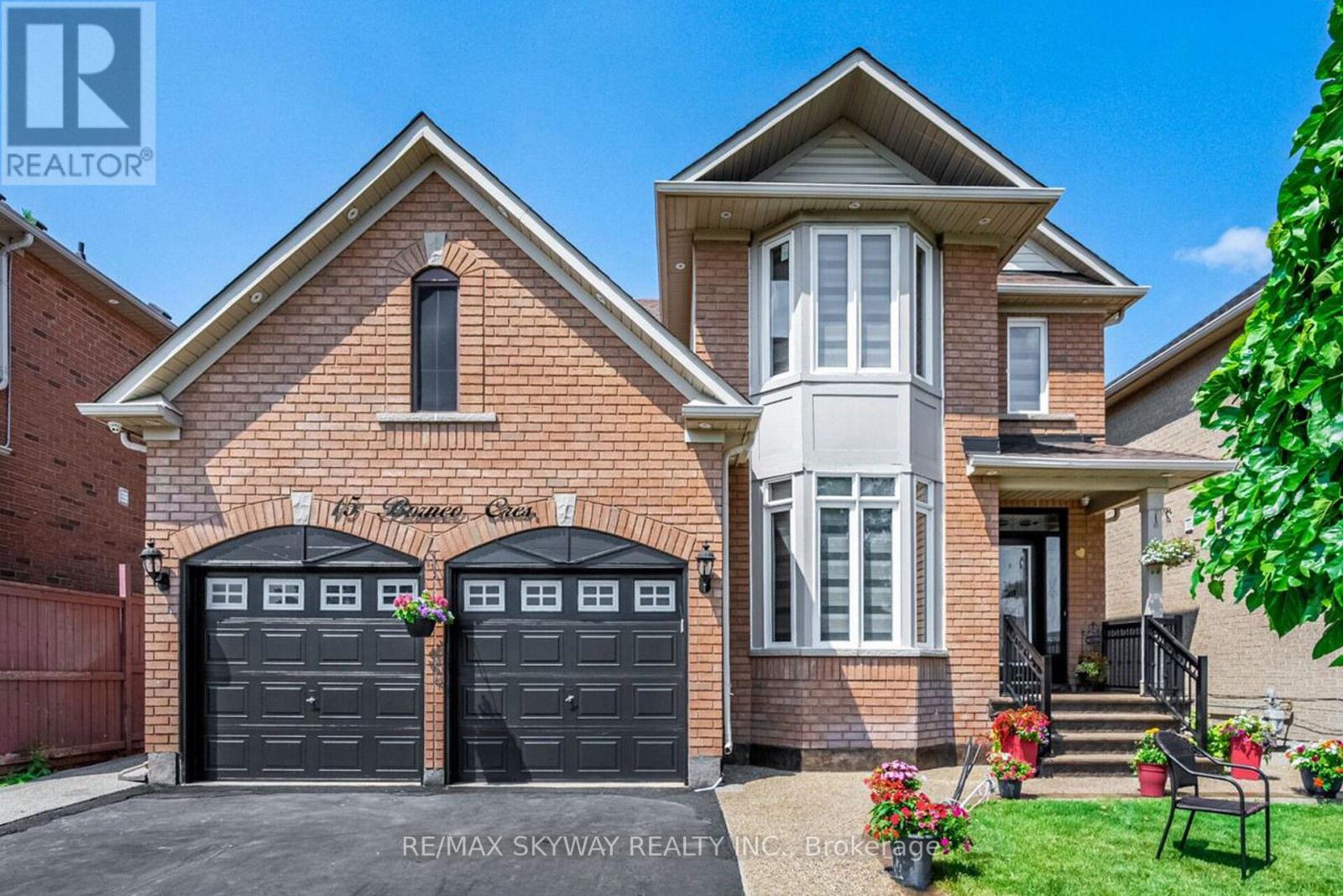 15 Borneo Cres, Brampton, ON L6R 3C6