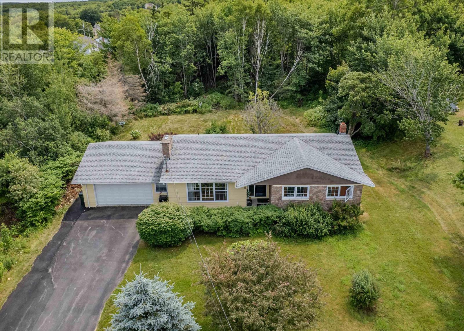 14 Tower Hts, Sydney, NS B1P 2C4