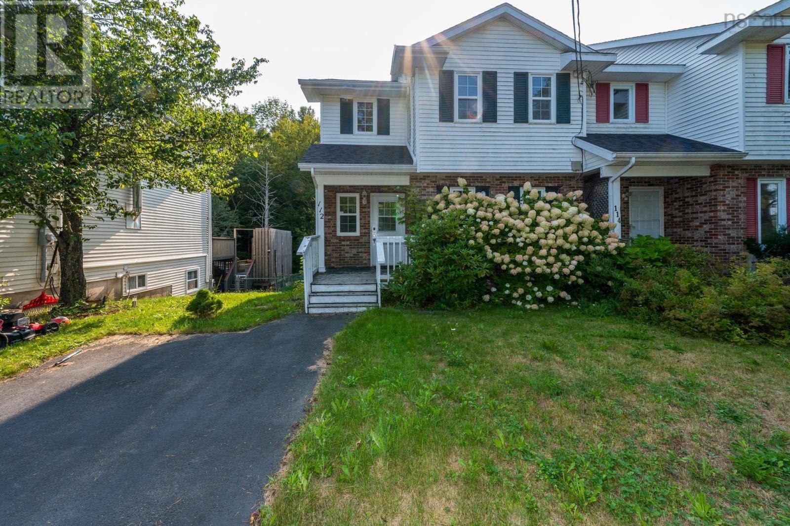 112 Bruce Dr, Lower Sackville, NS B4C 3V1