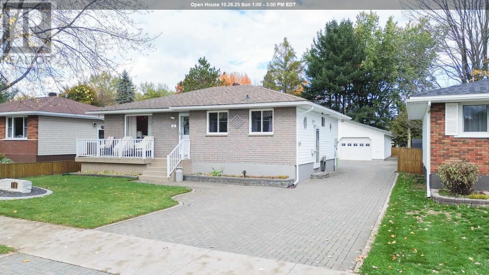 38 S Market St, Sault Ste. Marie, ON P6A 5G4