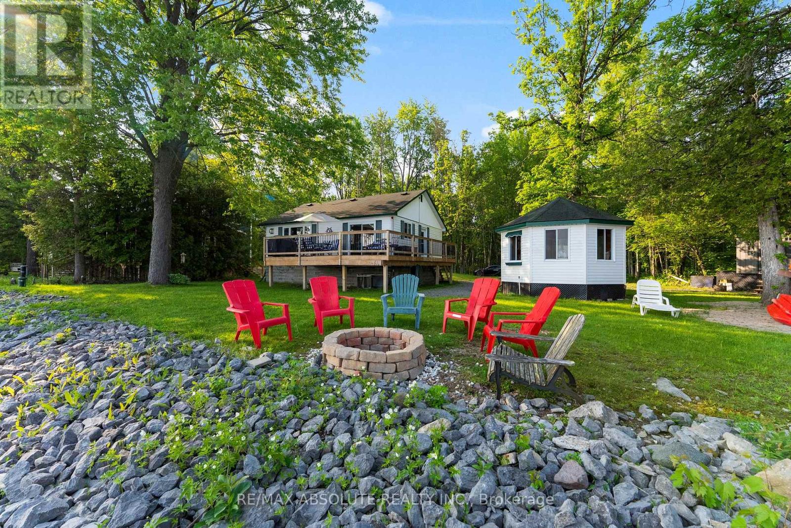 339 Leavoy Ln, Horton, ON K7V 3Z8