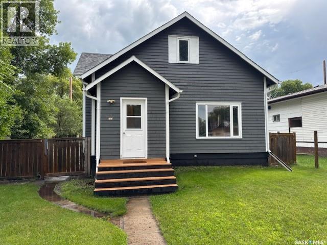 305 Canora Avenue, Canora, SK S0A 0L0