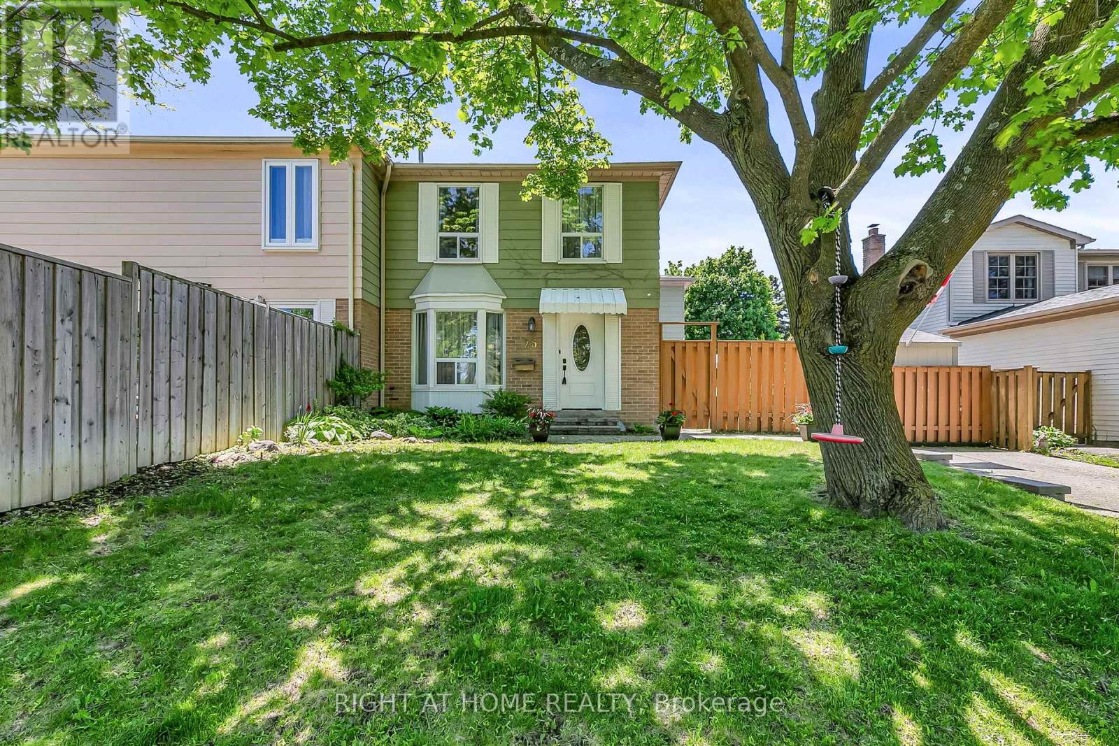 25 Castle Rock Dr, Richmond Hill, ON L4C 5A3