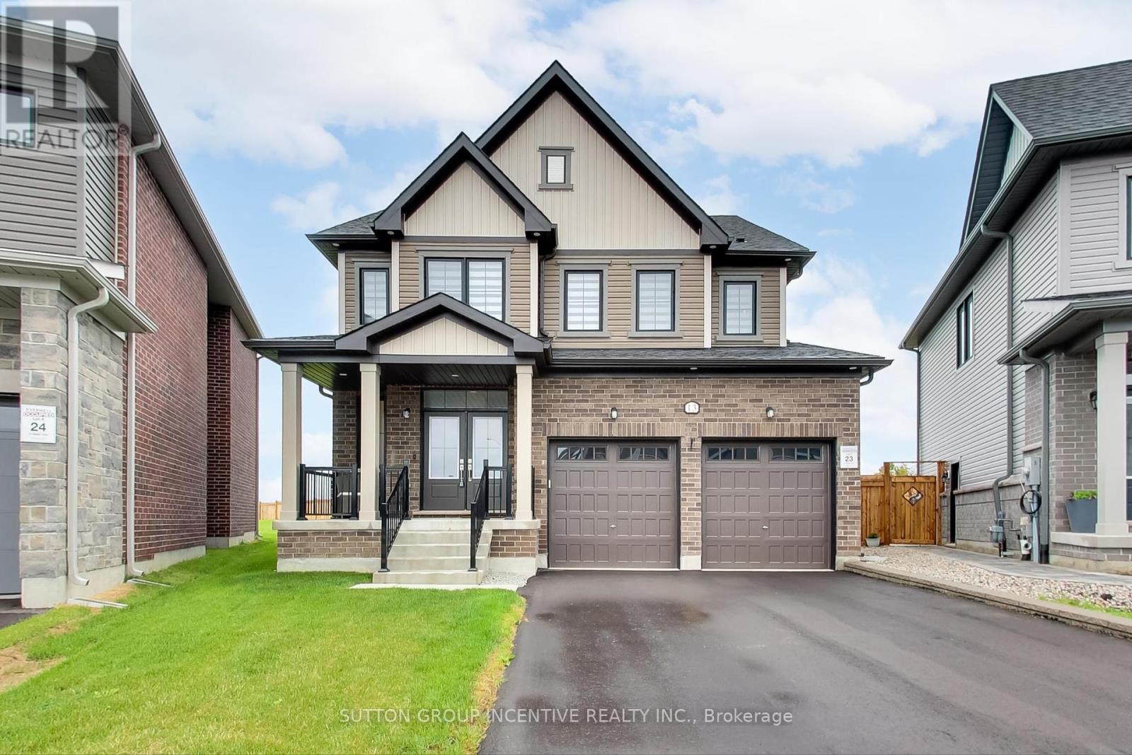 13 Abbey Cres, Barrie, ON L9J 0W9