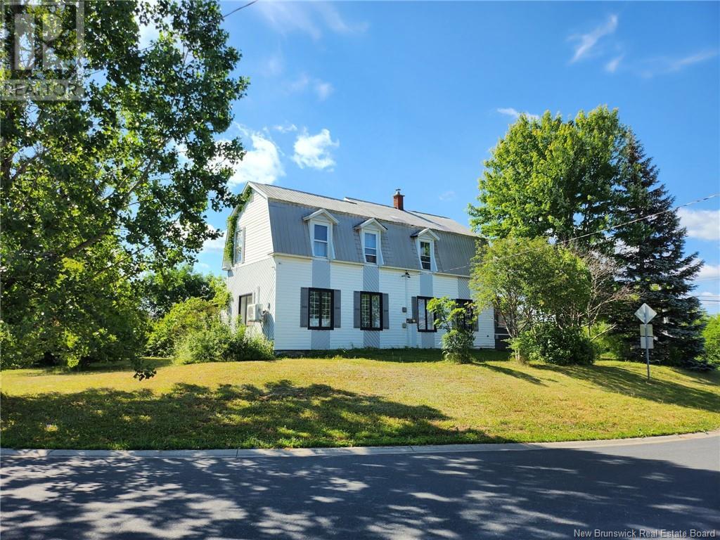 1740 Brideau Ave, Bathurst, NB E2A 2J8