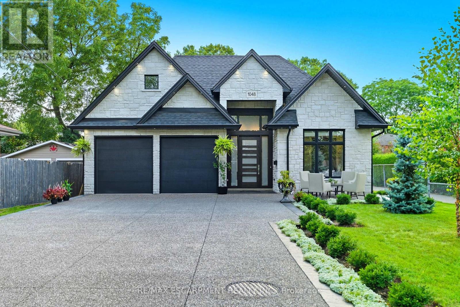 1048 Dovercourt Ave, Burlington, ON L7T 3C2