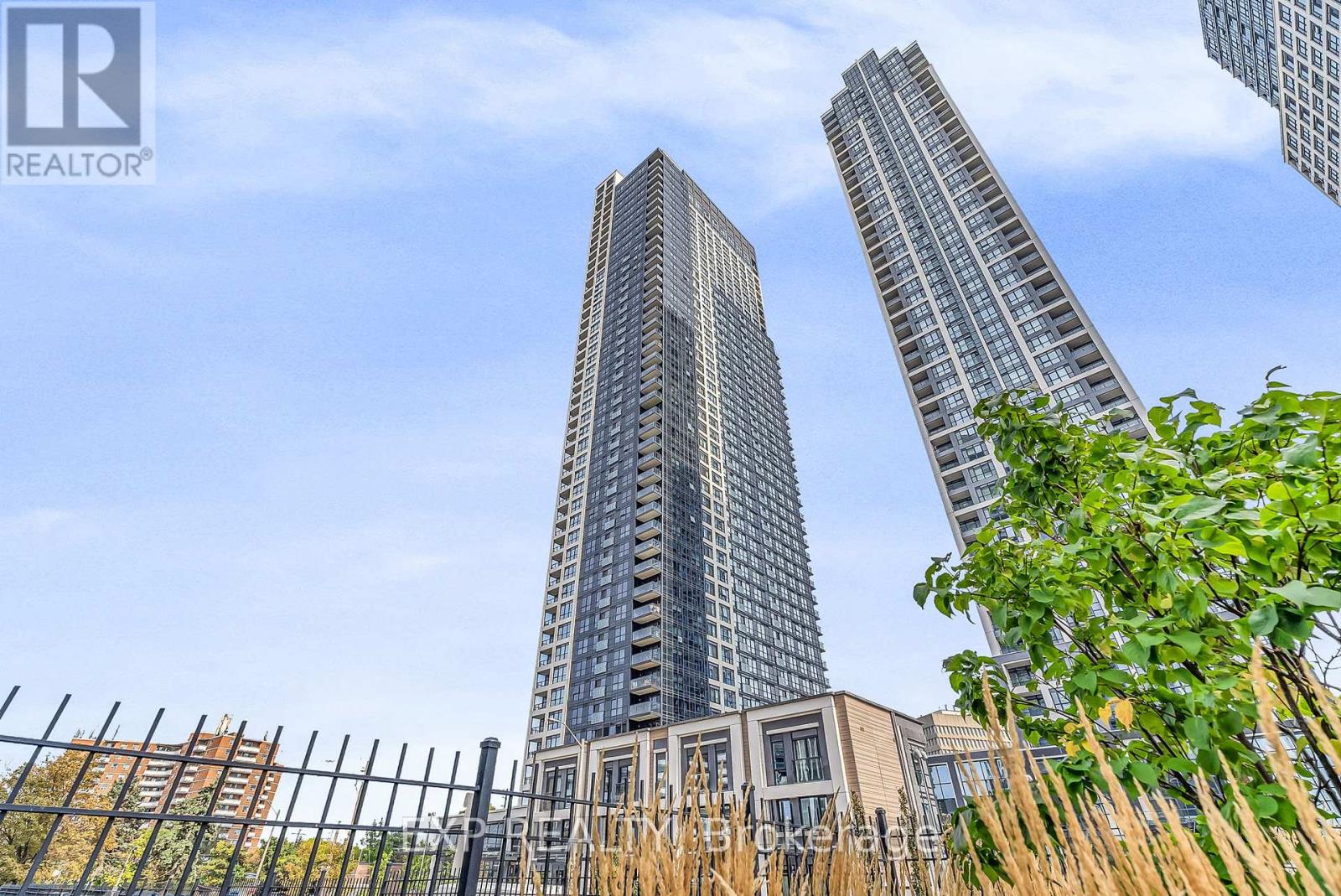 2235 5 Mabelle Ave, Toronto, ON M9A 0E1
