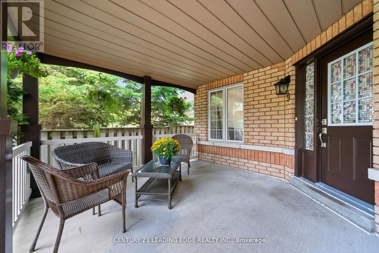 9 Mccartney Ave, Whitby, ON L1R 2Y3