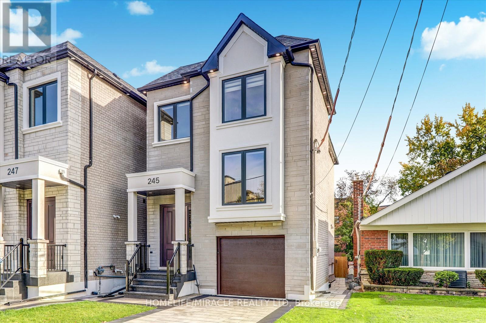 245 Ferris Rd, Toronto, ON M4B 1H2