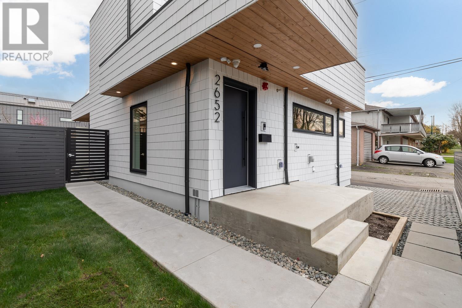 2652 E 38th Ave, Vancouver, BC V5R 3M7