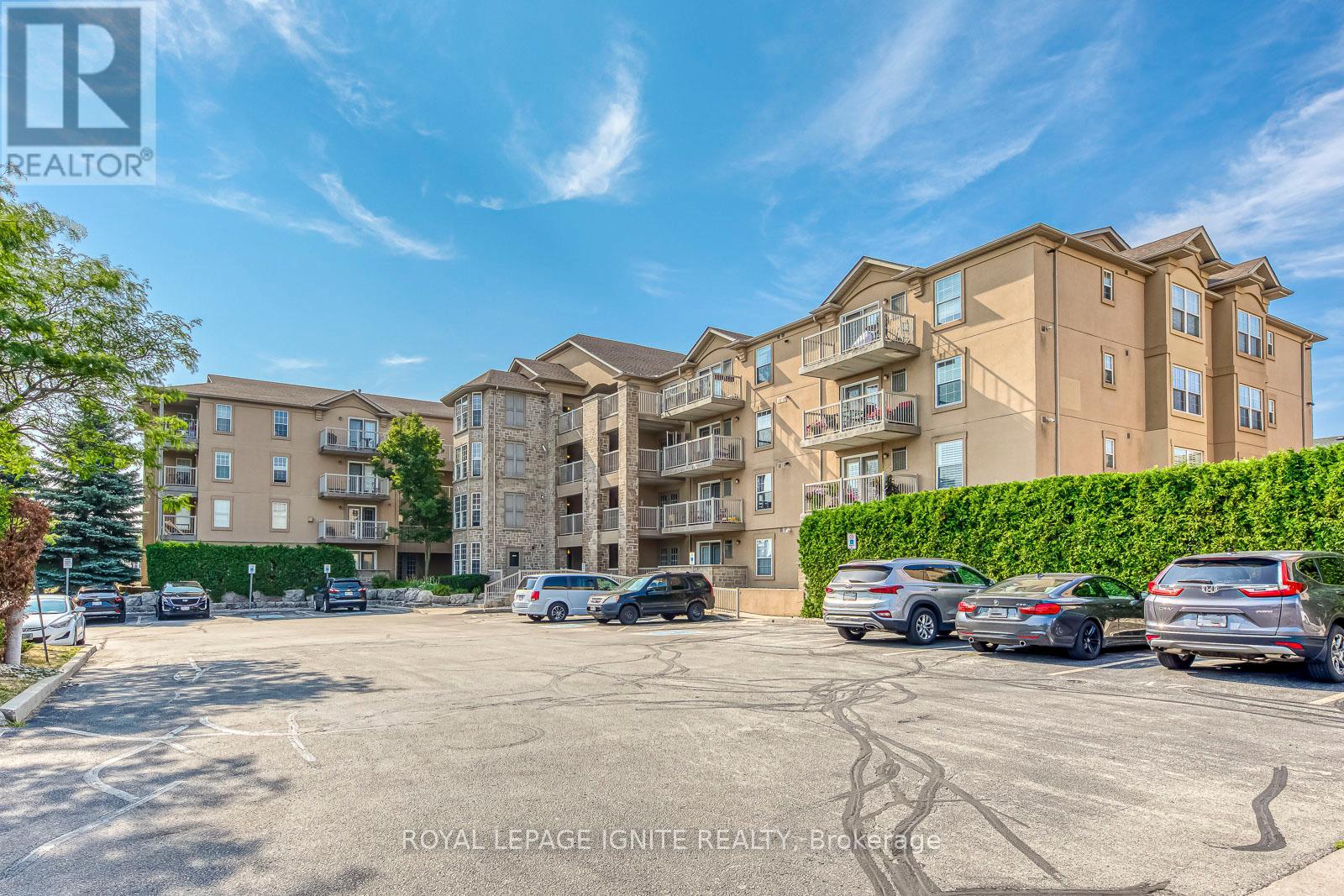 211 1820 Walkers Line, Burlington, ON L7M 4V4