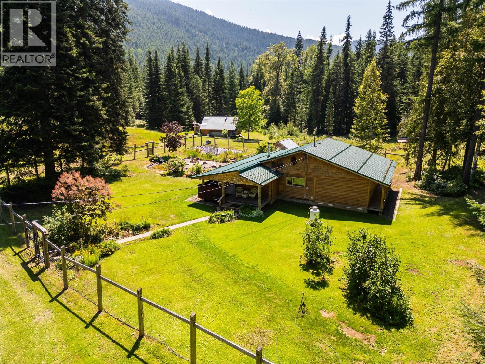 541 Bear Rd, Salmo, BC V0G 1Z0