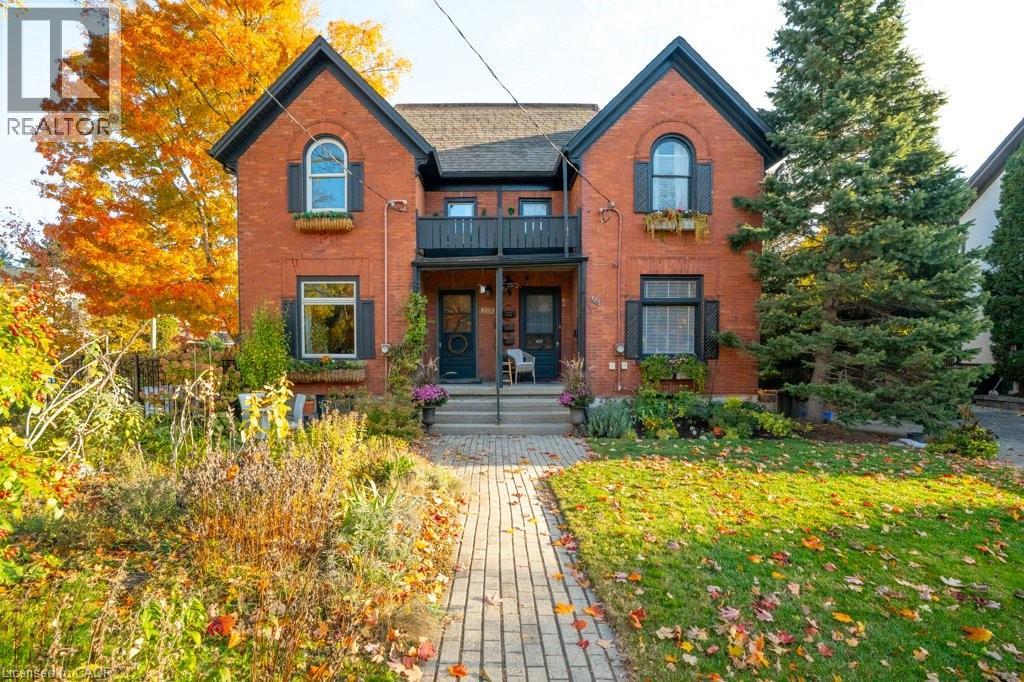 218 Herbert St, Waterloo, ON N2J 1T9