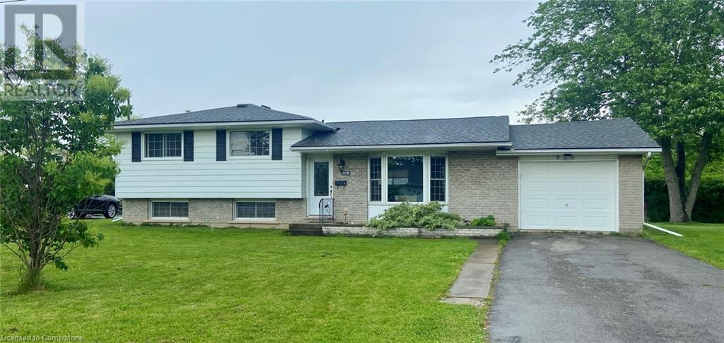 978 Ferndale Ave, Fort Erie, ON L2A 5S8