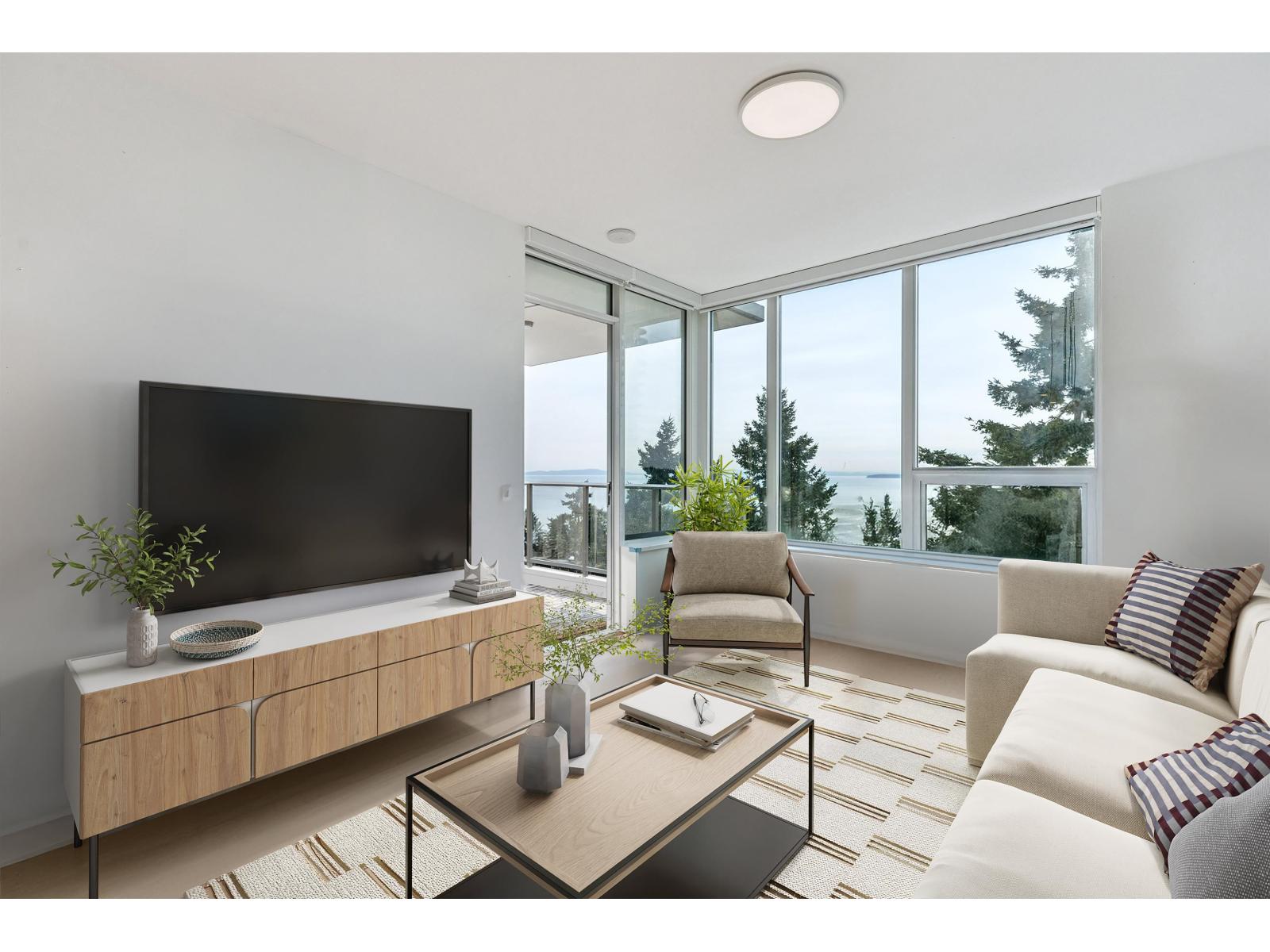 15165 Thrift Avenue Unit 901, White Rock, BC V4B 0C1