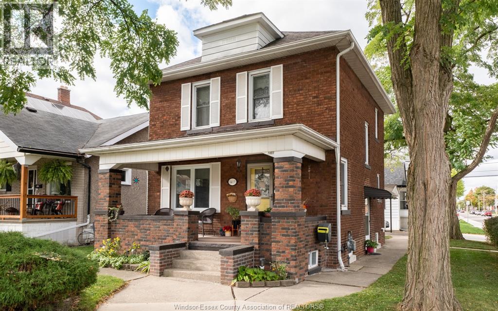 1403 Pierre St, Windsor, ON N8X 4P4