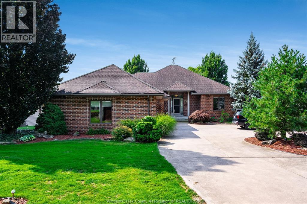 501 Lake Dr, Kingsville, ON N9Y 3S6