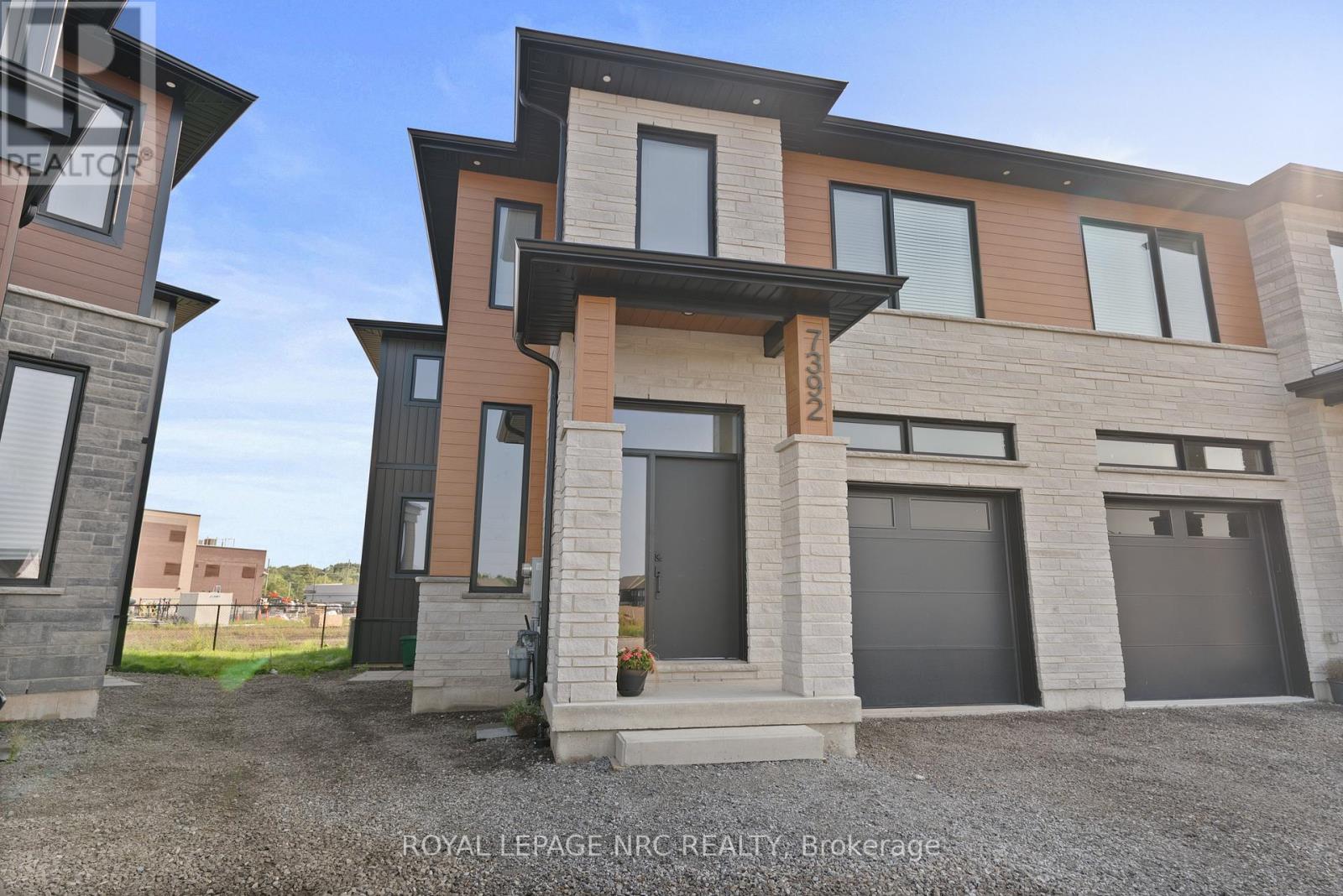 7392 Splendour Dr, Niagara Falls Brown, ON L2H 3V8