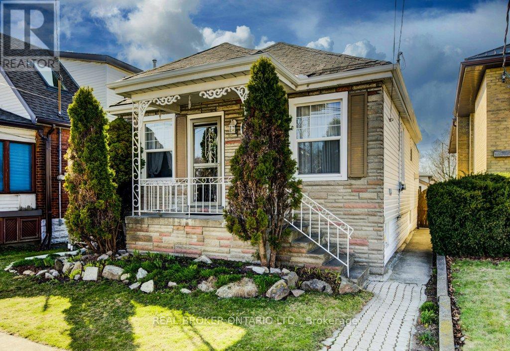 458 Upper Wentworth St, Hamilton, ON L9A 4T7