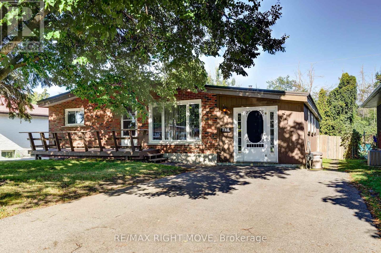 348 Collins Dr, Orillia, ON L3V 1E4