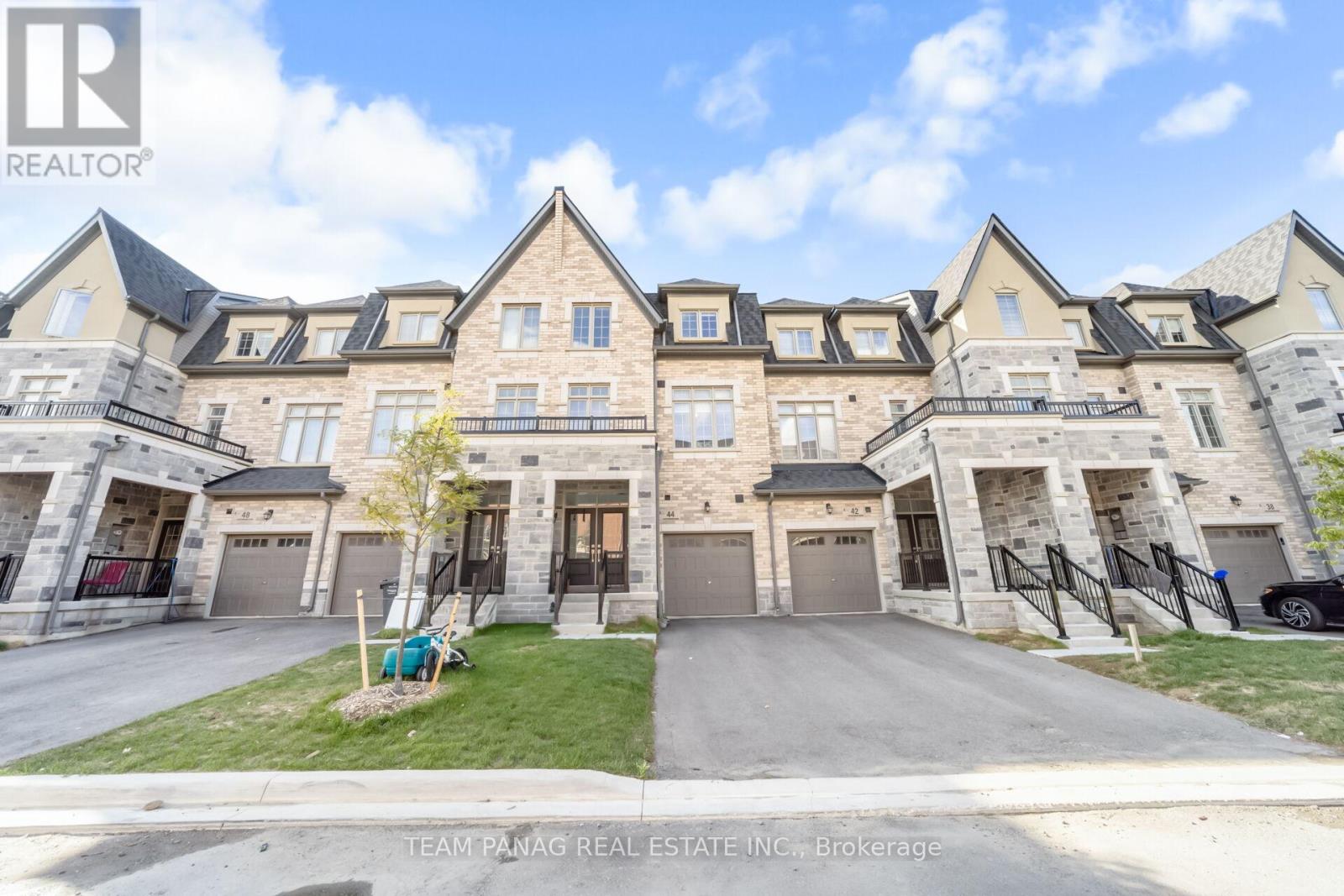 44 Foxsparrow Rd, Brampton Sandringham-wellington, ON L6R 4E1