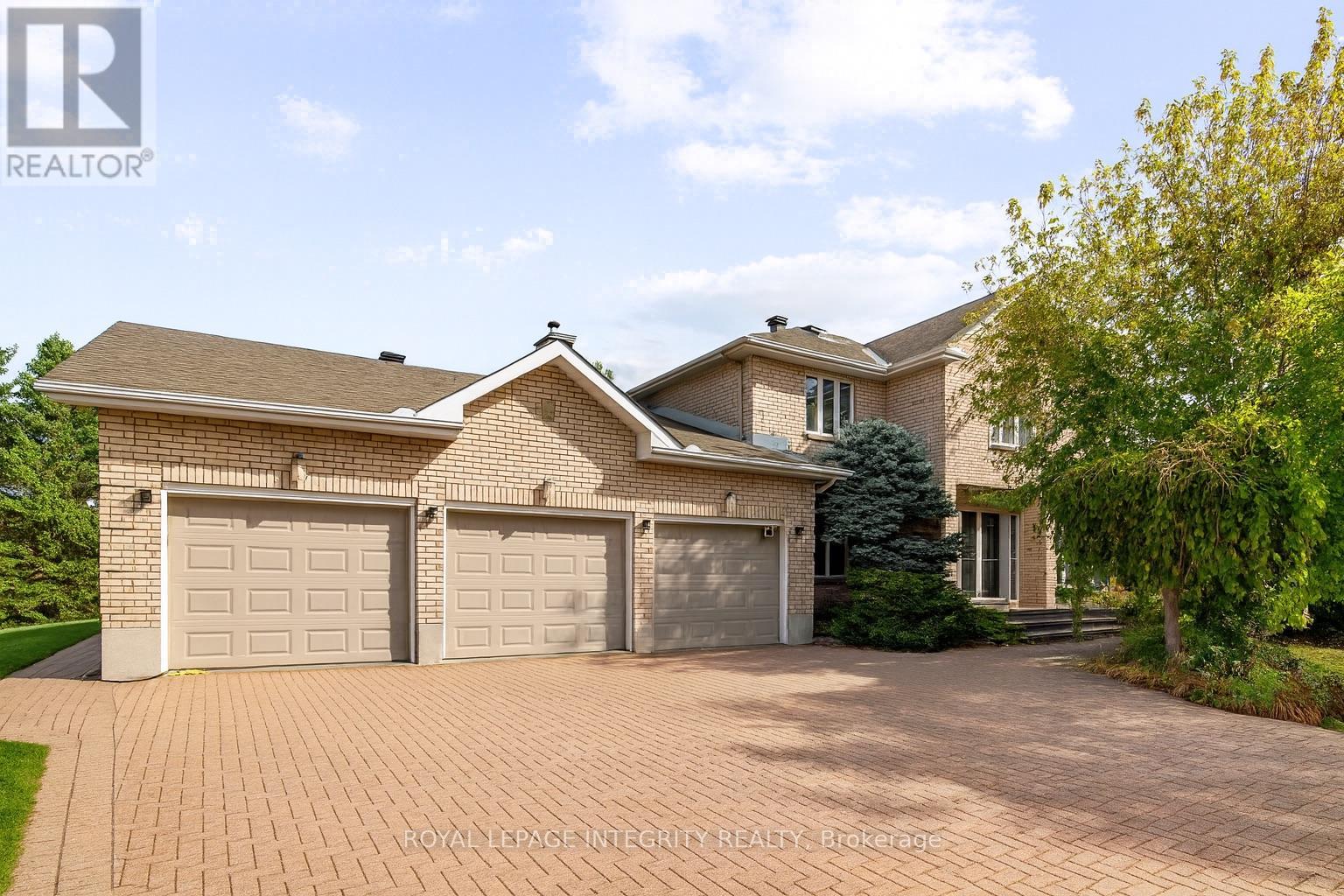 6 Marchbrook Cir, Ottawa, ON K2W 1A1