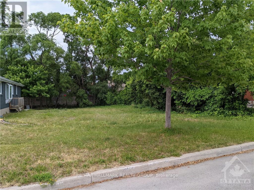 1795 Kerr Ave, Ottawa, ON K2A 1J2