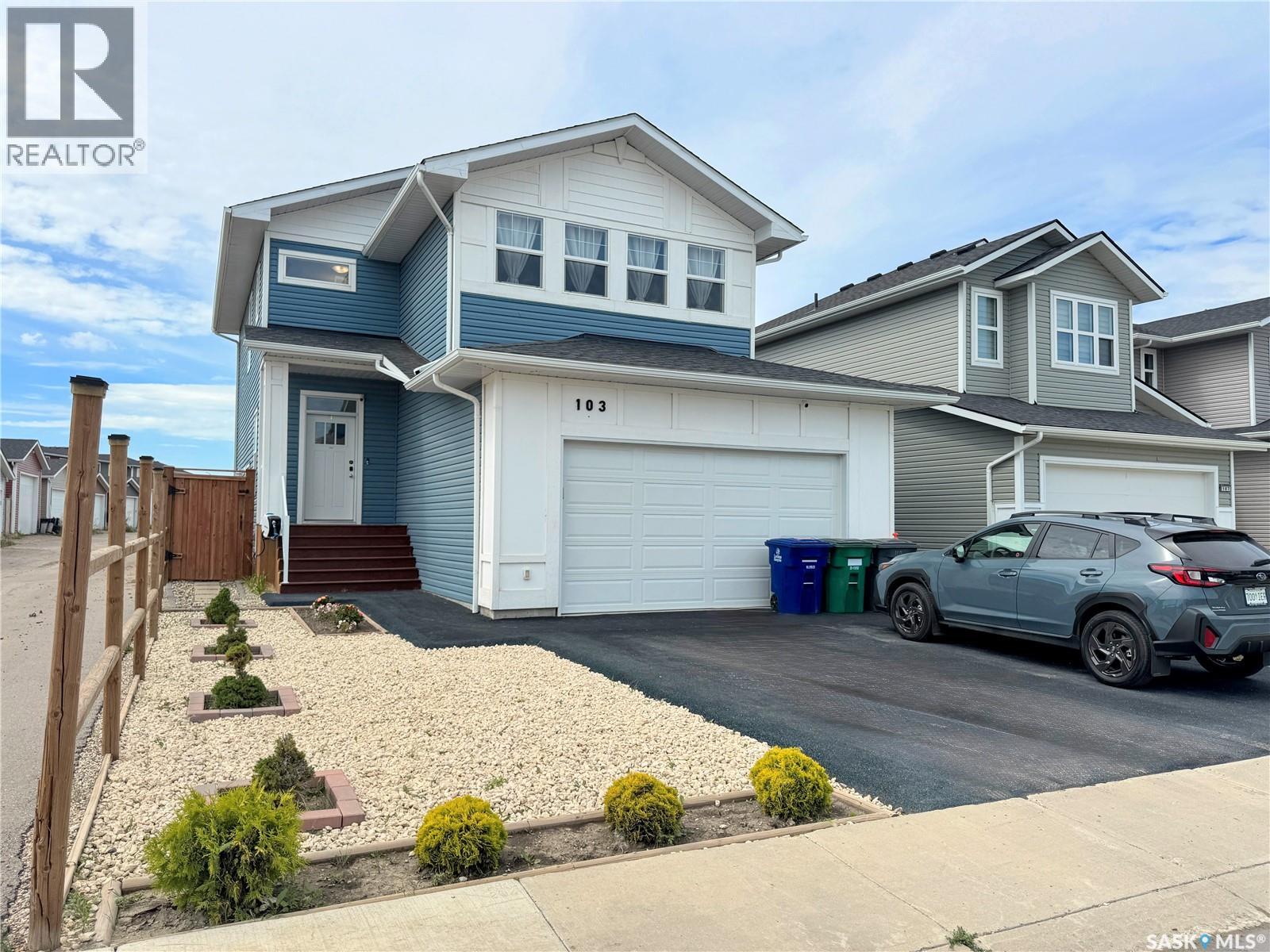 103 Stromberg Cres, Saskatoon, SK S7L 7C4