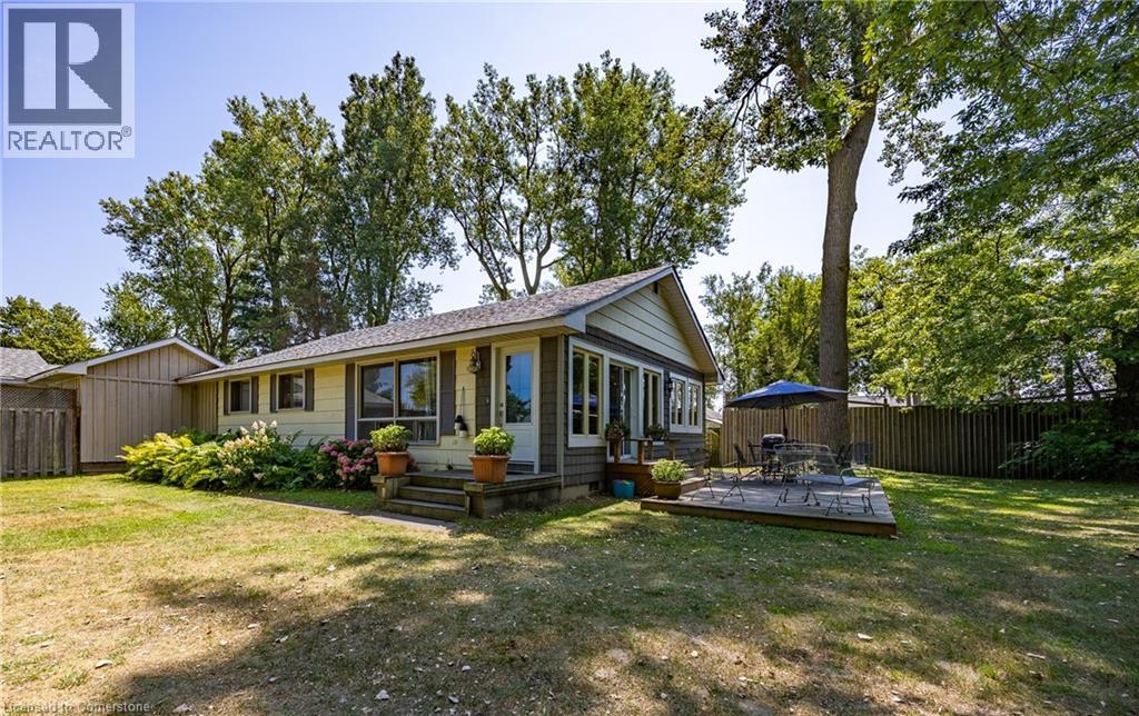 261 Erie Blvd, Long Point, ON N0E 1M0