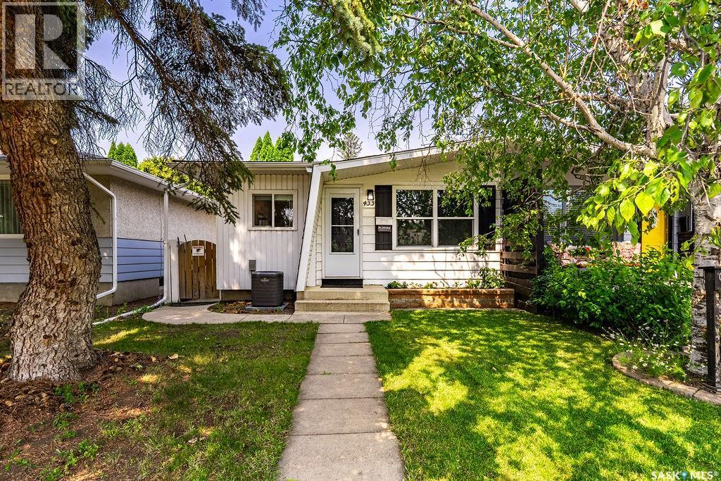 433 East Pl, Saskatoon, SK S7J 2Y7
