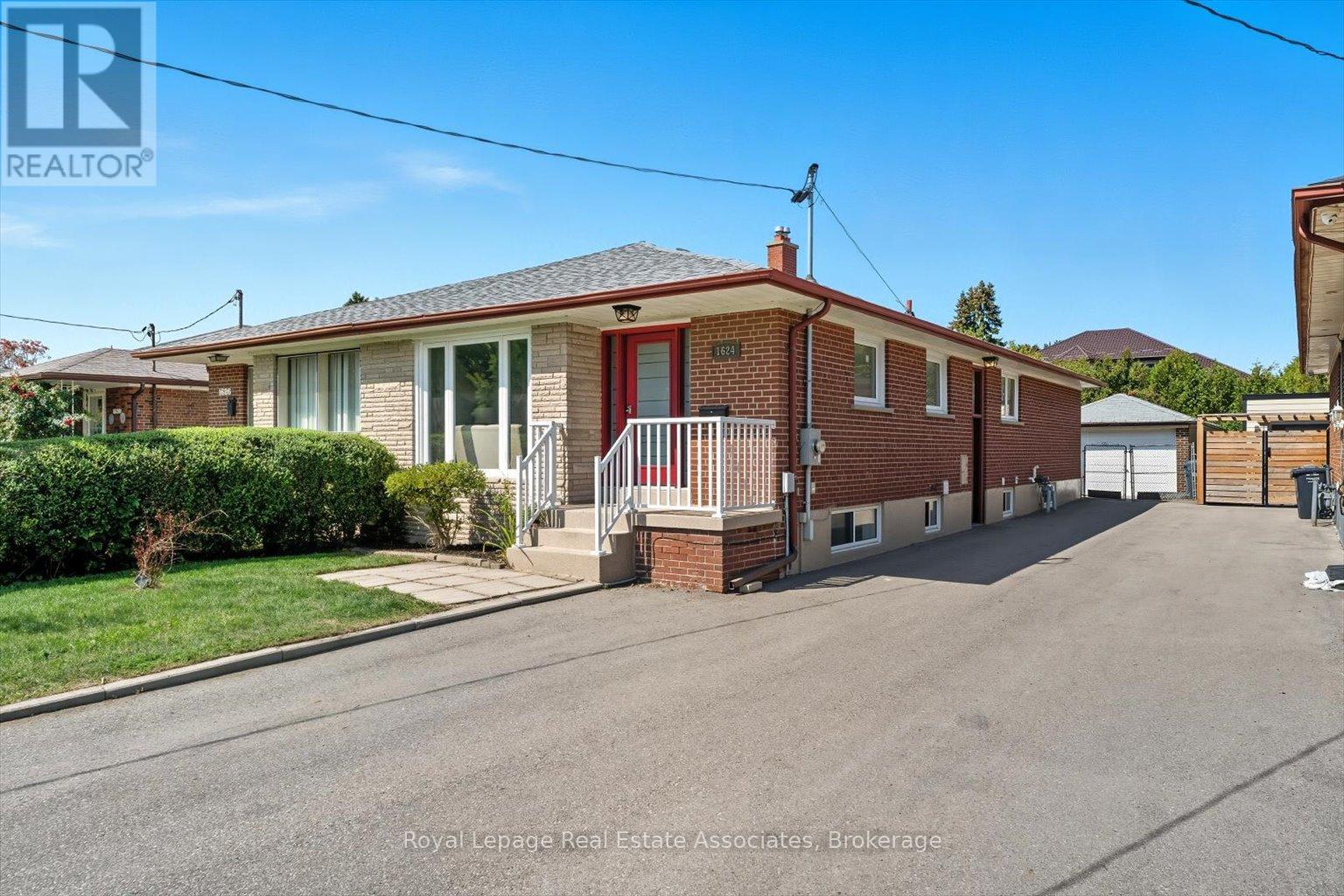 1624 Coram Cres, Mississauga, ON L4X 1K9