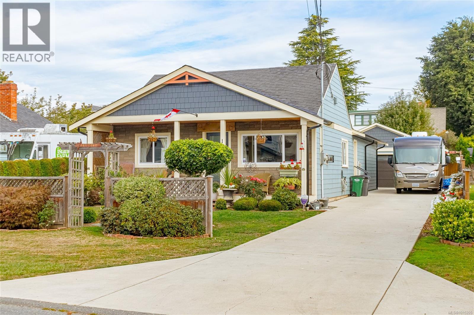 108 Crease Ave, Saanich, BC V8Z 1S7