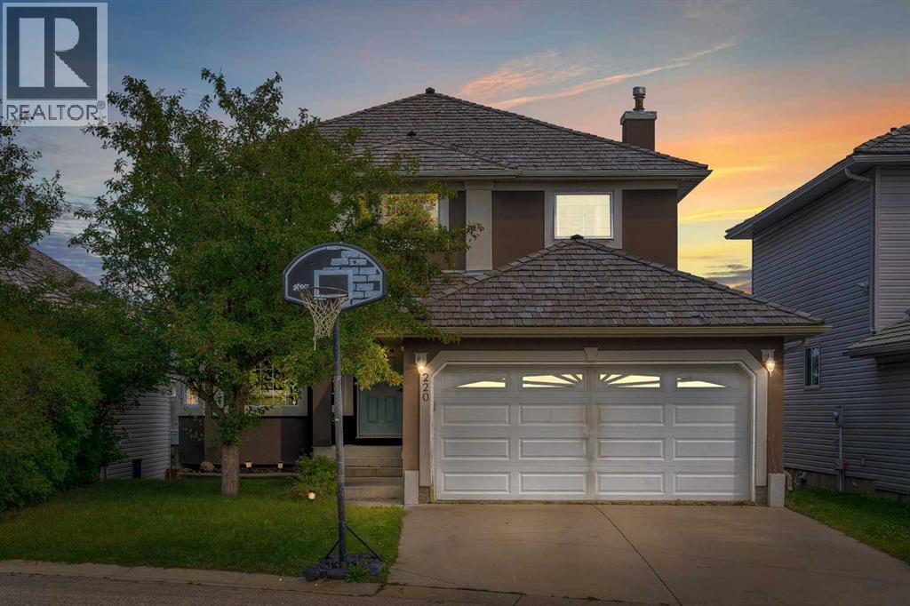 220 Edgeridge Gdns NW, Calgary, AB T3A 5Z1