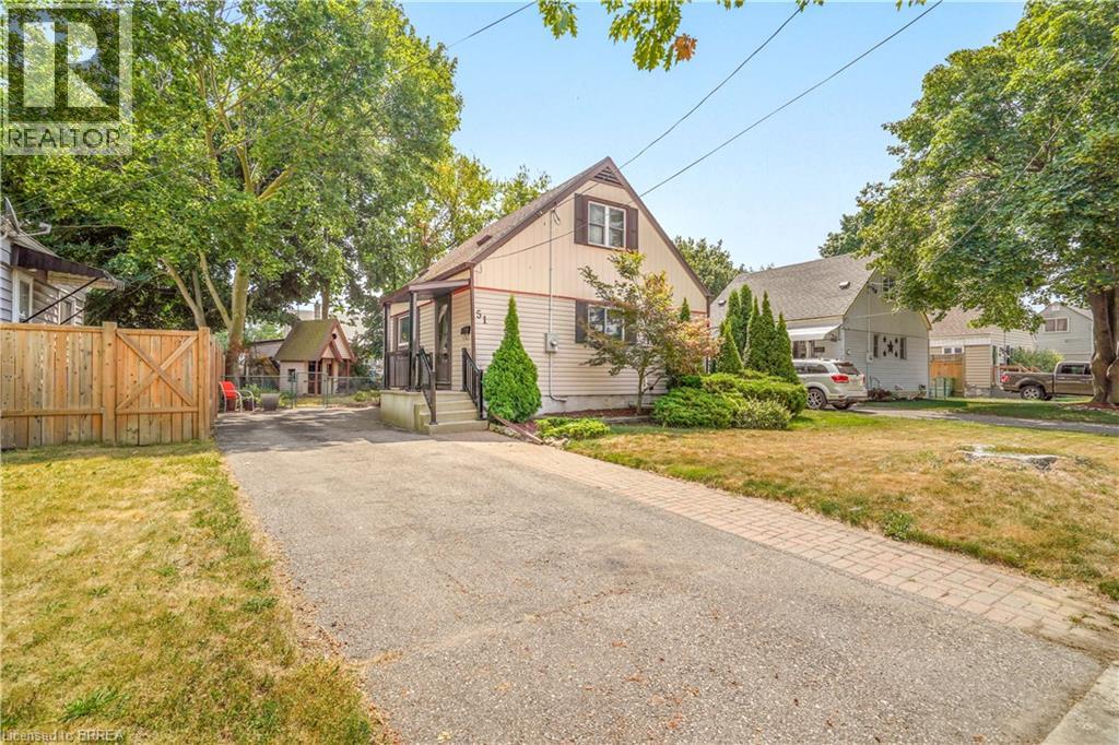 51 Frank St, Brantford, ON N3T 5E1