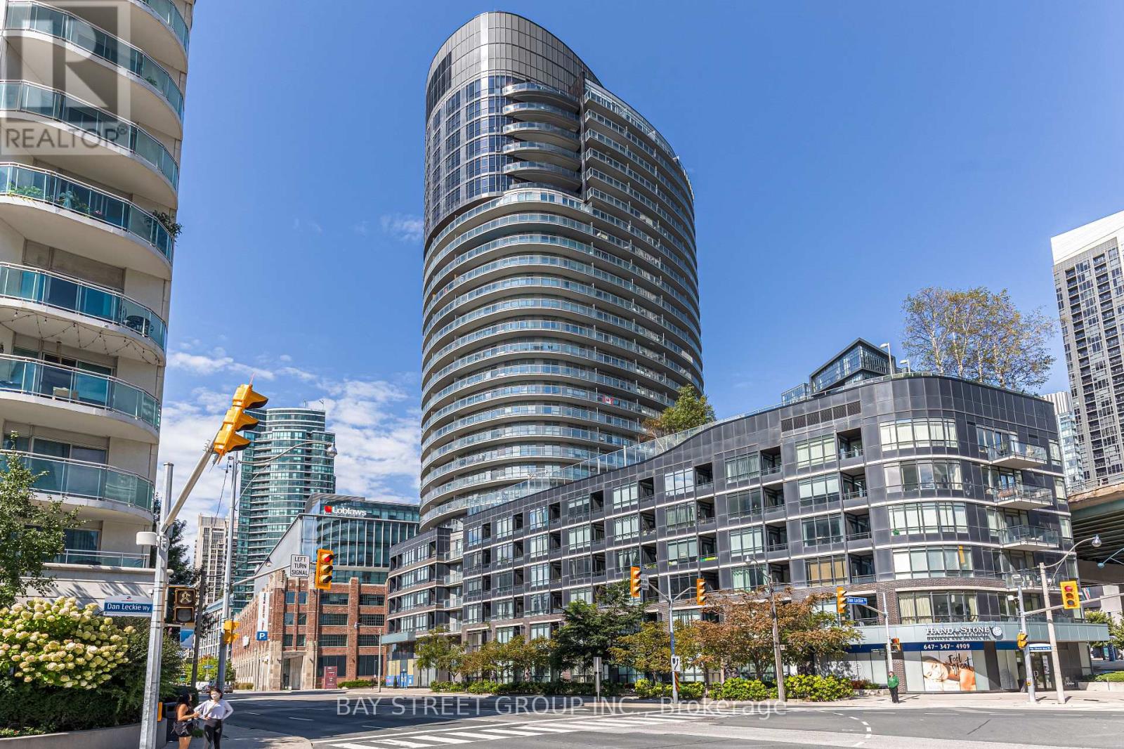 2807 38 Dan Leckie Way, Toronto, ON M5V 2V6